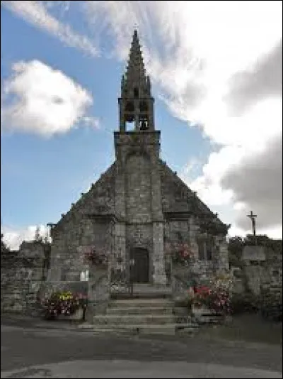 Voici l'&eacute;glise Notre-Dame de Moust&eacute;ru. Village breton, &agrave; 6 kilom&egrave;tres de Guingamp, il se trouve dans le d&eacute;partement num&eacute;ro ...