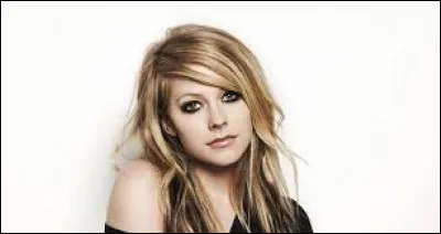 Quel est le nom de sa chanson hommage au Japon qui a fait le buzz en 2014 ?