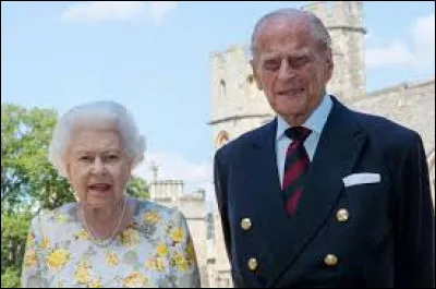 Comment s'appelle l'homme ?