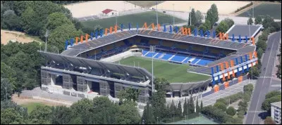 Restons dans le sud, voici, le stade où joue Montpellier. Le nom du stade ? Dîtes-le moi !