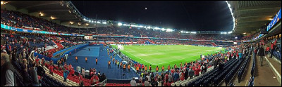 Nous allons commencer avec le stade dans lequel évoluent les joueurs du Paris-Saint-Germain : le Parc des Princes. Sauriez-vous me donner son année d'ouverture (pour le Parc actuel) ?