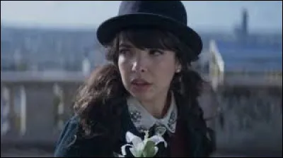 Quelles sont les paroles manquantes de la chanson "Parle à ta tête" : "Et je fais le mariole, parfois, j'fais  / J'en ai marre et très vite, j'peux démarrer de suite / Dites-moi c'que vous en dites / Oh, dites-moi c'que vous en dites" ?