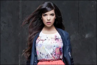 Quelles sont les paroles manquantes de la chanson "Feuille d'automne" : "Que l'espoir m'emporte / Et qu'on me donne la force / D'aller vers tout ce qui m'élève / Mille et " ?