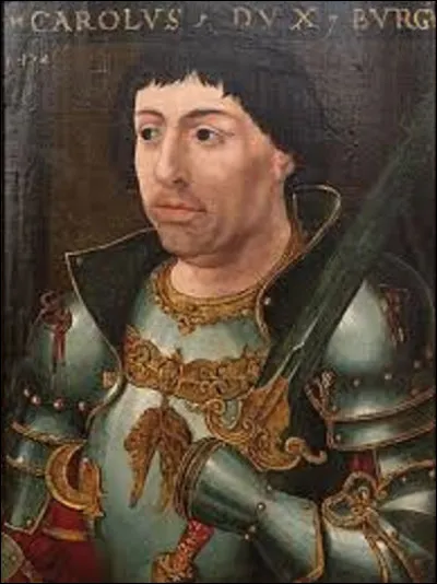 05 et 06 janvier 1477 : 
Nancy assiégée par les Bourguignons vient à bout avec l'aide des Suisses, de Charles le Téméraire, qui sera retrouvé mort deux jours plus tard, la tête fendue d'un coup de hallebarde, en partie dévoré par les loups. Quel roi de France a financé l'armée suisse pour venir à bout de son voisin, et ennemi mortel ? (Photo : Charles le Téméraire).