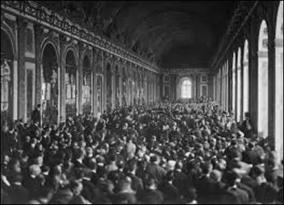 10 janvier 1920 : 
Entre en vigueur le traité de Versailles. À quelle date a été signé ce fameux traité dans la fameuse galerie des Glaces de ce château ?