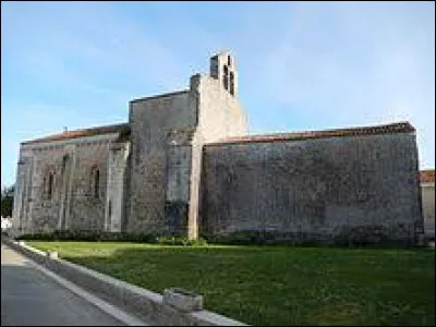 Voici l'église Saint-Révérend de La Croix-Comtesse. Commune néo-aquitaine, dans l'arrondissement de Saint-Jean-d'Angély, elle se situe dans le département ...