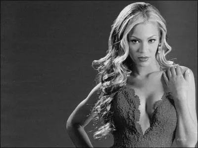 Avec quelles chanteuses a-t-elle fait une pub ?