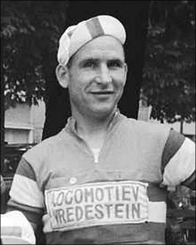 Porteur du Maillot jaune depuis la veille, laché dans l'Aubisque il descend à toute allure et fait une chute de 70 mètres dans un ravin. Il devient à tout jamais "Le miraculé de l'Aubisque"...