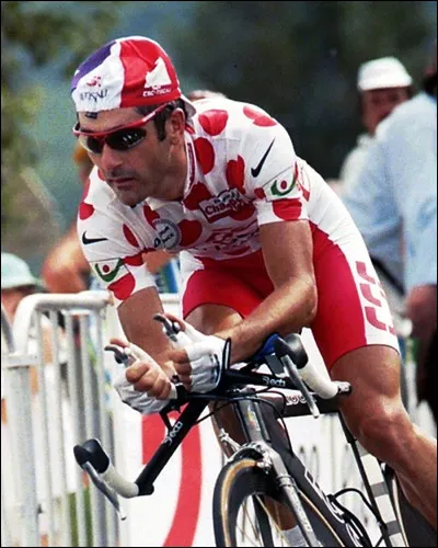 Coureur particulièrement complet, "Le panda" s'illustrera dans diverses spécialités du cyclisme. D'un rôle de sprinteur, il deviendra bon grimpeur pour se transformer en bon rouleur...