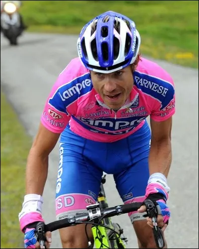 Surnommé "le Petit prince" par ses supporters en raison de sa petite taille, et de ses cheveux blonds, il remportera à la surprise générale le Giro en 2004, il n'avait que 22 ans...