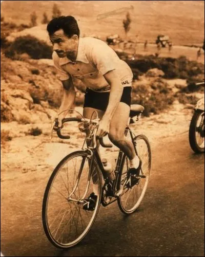 Aux yeux du public, il reste le premier vainqueur français de la Vuelta en 1955. "Le vigneron de Cabasse" s'illustrera également sur le Tour de France 1954 en gagnant la 19 ème étape de Briançon à Aix-les-Bains...