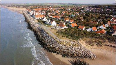 Sur quelle partie du littoral français pourrez-vous flâner dans le pittoresque village de Wissant ?