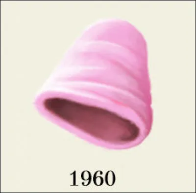 Ce chapeau rose est le signe d'un heureux événement : lequel ?