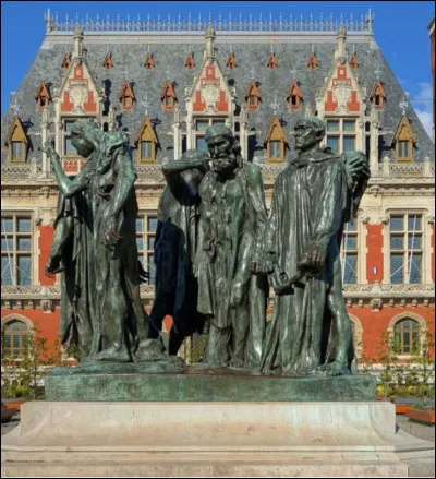 Une petite pause à Calais pour contempler "Les Bourgeois de Calais" œuvre de Rodin inaugurée en 1895, qui symbolise le sacrifice de six hommes pour laisser la vie sauve à l'ensemble des habitants de la ville sur le point d'être conquise par les Anglais. Combien existe-t-il d'éditions originales en bronze de cette monumentale sculpture dans le monde ?