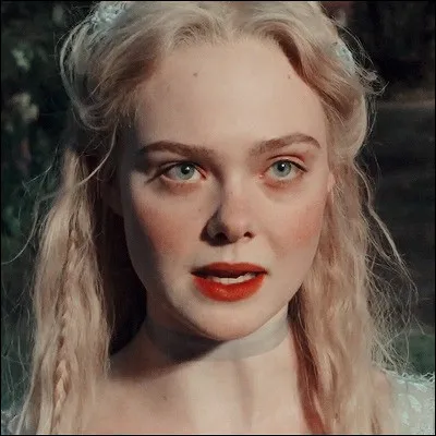 Comment Maléfique surnomme-t-elle Aurore ?