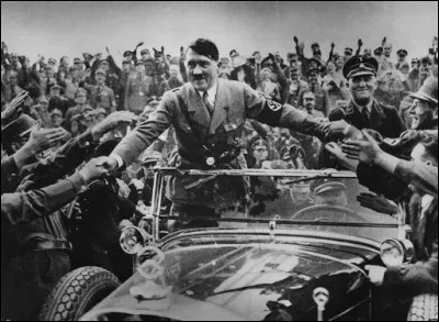 Hitler devient chancelier de l'Allemagne : c'est le début d'un longue période de douze ans de crimes et de massacres en Europe. C'était le 30 ...