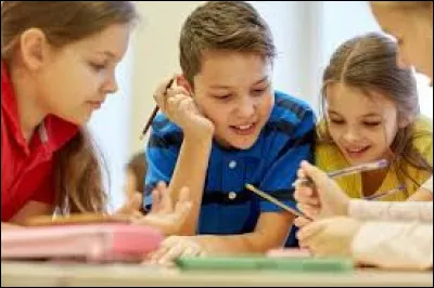 À l'école c'est toujours toi qui...