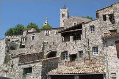 Commune occitane, dans l'agglomération d'Alès, Le Martinet se situe dans le département ...