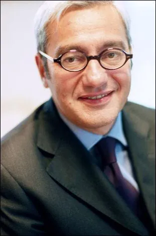 Emmanuel Hoog, patron de l'INA, a russi  se faire nommer patron de l'AFP. Comment a-t-il fait ?