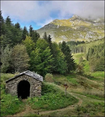 O&ugrave; situez-vous les Alpes apuanes ?