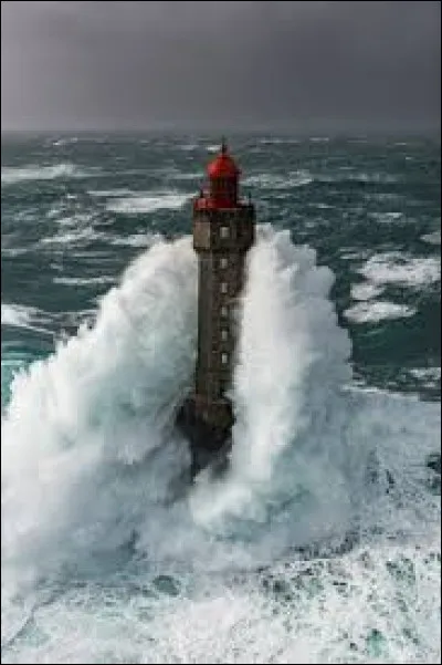 O&ugrave; se situe le phare de la jument ?