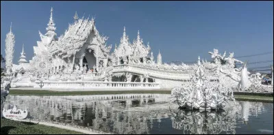 Dans quel pays se situe le temple blanc Wat Rong Khun de Chiang Rai ?
