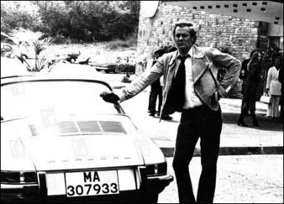 Am comme amicalement : qui est mis en vedette dans la série britannique "Amicalement vôtre" ?