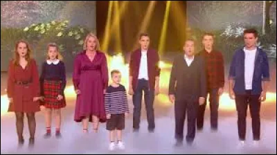 Comment s'appelle la famille de 8 membres qui chante de l'opéra ? (2020)