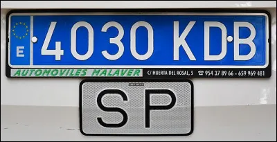 Et cette plaque-ci, vous dit-elle quelque chose ?