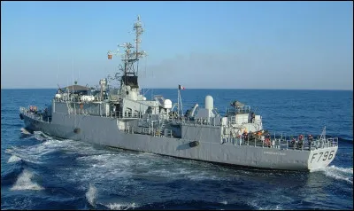Marine : petit navire de guerre employé comme escorteur :