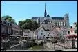 Je suis une prfecture du nord de la France, dont la cathdrale Notre-Dame a t construite d'aprs les plans de Robert de Luzarches. Je suis... ?
