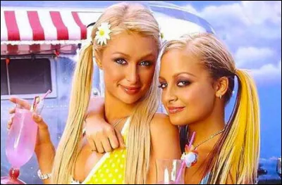 Ces deux héritières nous ont bien divertis en créant leur propre télé-réalité avant même que ce soit la mode, avant-gardistes ? Peut-être... Qui sont-elles ?