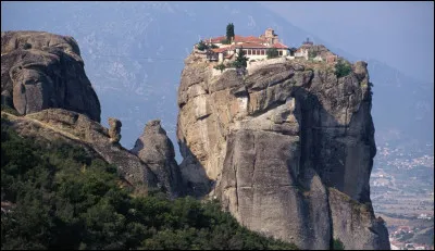 O&ugrave; se situe le Monast&egrave;re des M&eacute;t&eacute;ores ?