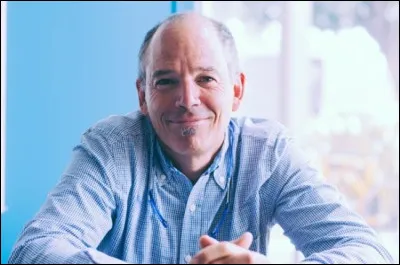 En quelle année le cofondateur Marc Randolph quitte-t-il la société ?