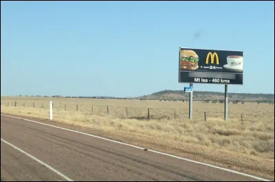 On vous signale la présence d'une montagne ainsi qu'un restaurant ... à 460 km et que [complétez !]