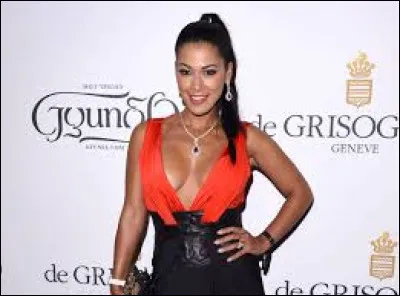 Qui est cette femme ayant présenté le Mad Mag ?