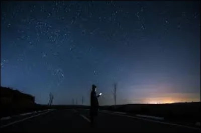 "Voyage au bout de la nuit" est un c&eacute;l&egrave;bre roman de :