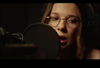 Dans quel film ou série peut-on apercevoir Millie comme ça ?