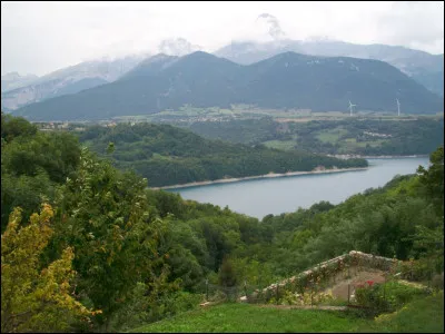 Terminons en France. Dans quel département alpin situez-vous la commune de Corps, en bordure du lac du Sautet ?