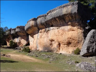 À quel style musical associe-t-on traditionnellement l'artiste Grand Corps Malade ?