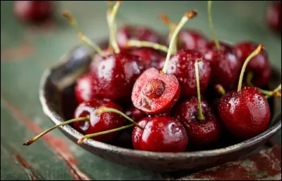 Pour les chevaux, les cerises sont de très bonnes sources de vitamines A et C.