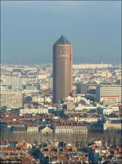 Cette tour se trouve  :