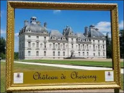 Quel est ce célèbre château qui a inspiré Hergé pour dessiner celui de Moulinsart ?