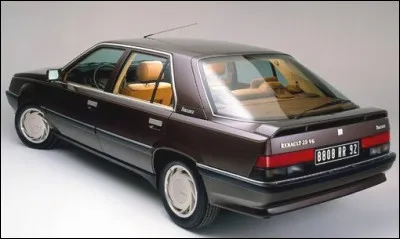Quel est le constructeur de cette voiture haut de gamme des années 90 ?