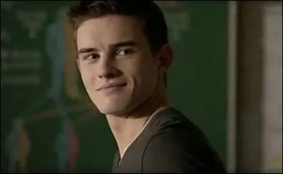 Comment s'appelle le petit ami de Mason ?