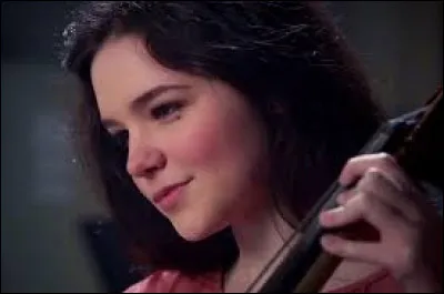 Quel était le nom de la copine de Derek quand il était adolescent ?