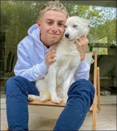 Quel âge a-t-il ? (en décembre 2020)