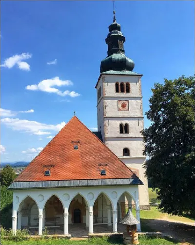 Črngrob : autant de touristes que de voyelles dans ce nom... Ici, vous serez tranquilles (le village ne compte que ... habitants !)