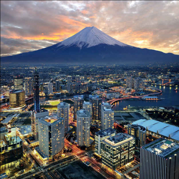 Ville – Quelle importante ville japonaise se situe à moins de 100 kilomètres du volcan ?