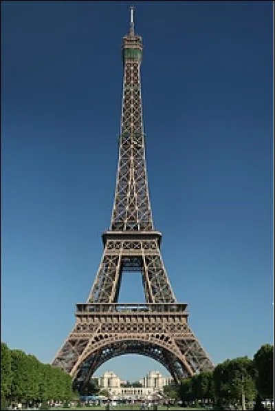 Quel est ce monument emblématique de la France, une tour en fer de 300 mètres de haut construite en 1887 ?